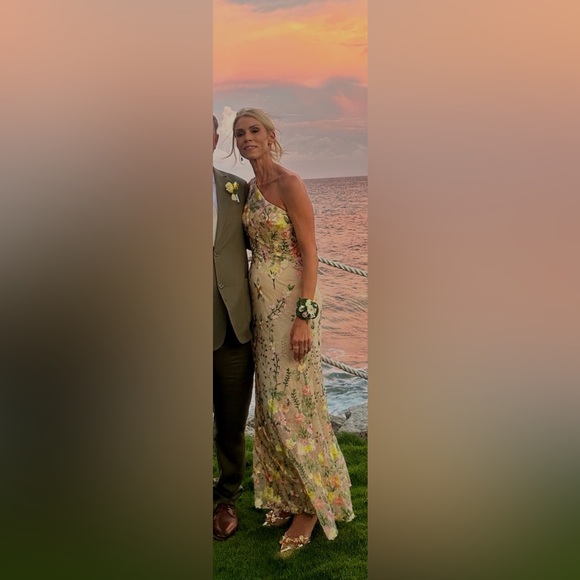 MacDuggal Formal Stunner - Picture 8 of 17